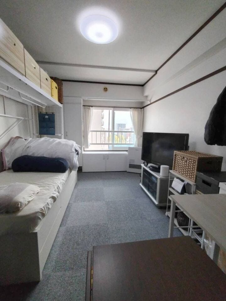 《洋室》
売主様が大切にお使いのため室内状況良好。カーペットは、2025年4月に壁・天井と併せて、リフォームを実施!