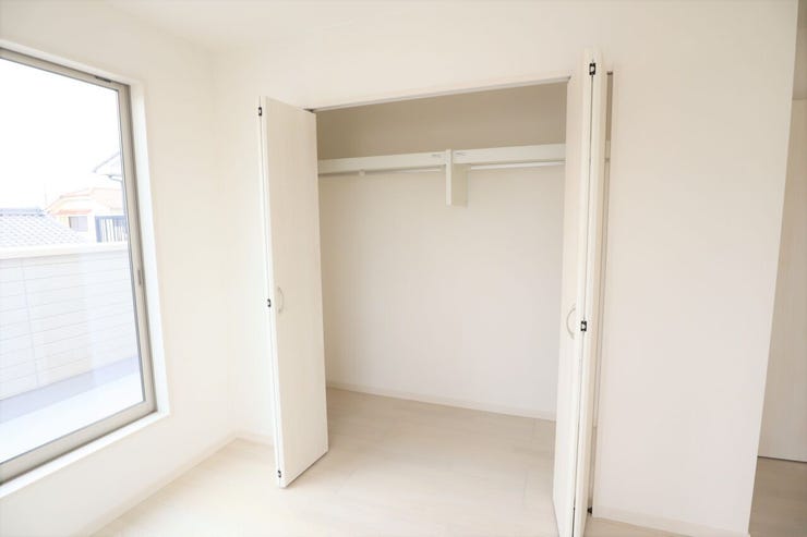 ◇クローゼット◇ 同仕様
全居室収納付き♪
お部屋がスッキリとお使いいただけます♪