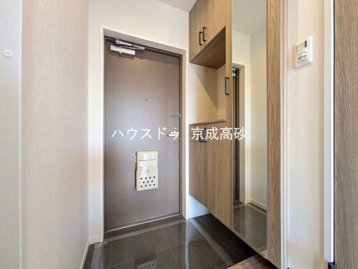 お家に出会う人々を出迎える玄関だからこそ、広々清潔感あふれる空間にしたいですね!