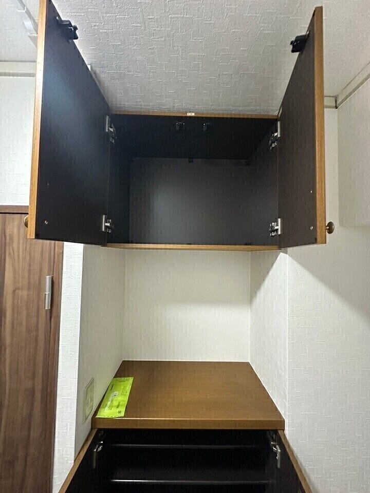 玄関に設置されているシューズボックスは上段と下段に分かれていてたくさんの靴を収納することが可能です。