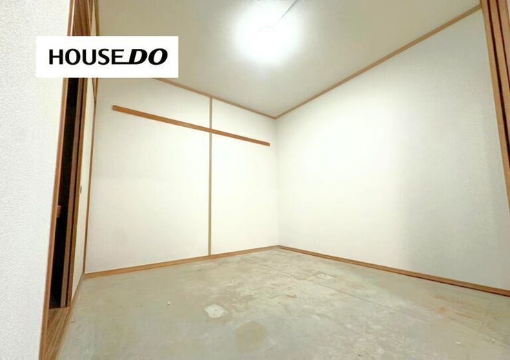 和室は4.5帖で、押し入れはシーズンオフのものの収納に使えそうです♪