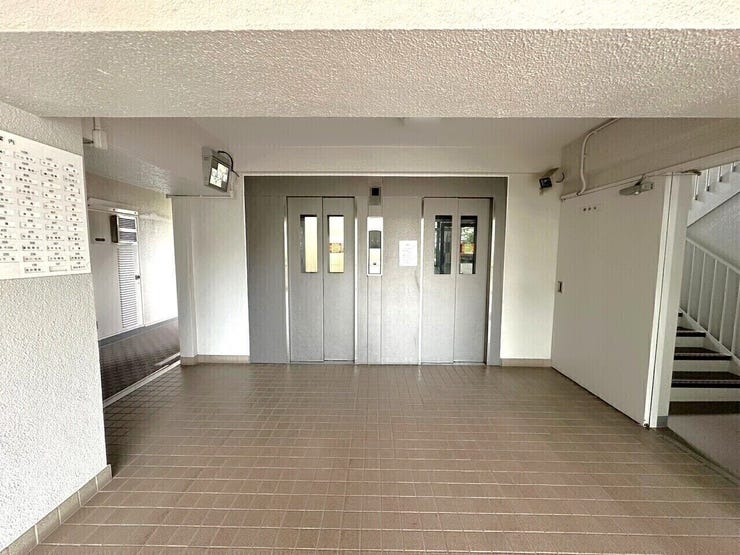 エレベータが2機有り便利です♪