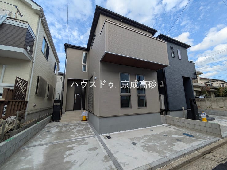 物件の陽当りや通風・仕様設備やお部屋の大きさの比較、近隣・周辺環境や街並みなど、資料には掲載していない情報が現地にはたくさんあります。 是非一度、ご内見ください。