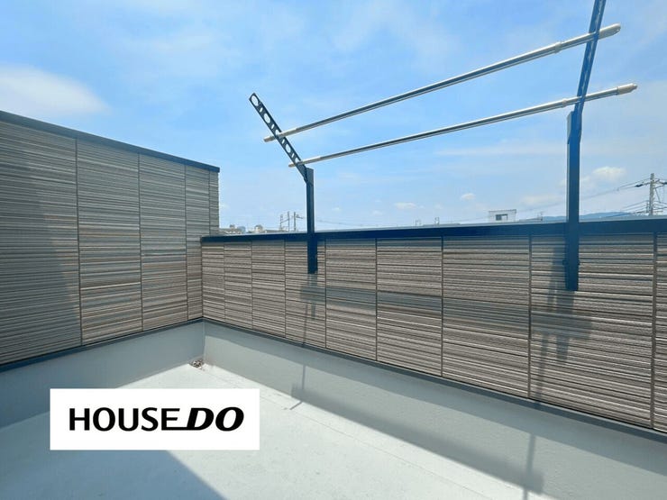 物干し竿付のベランダ♪日当たりが良いのですぐ乾きそうです◎