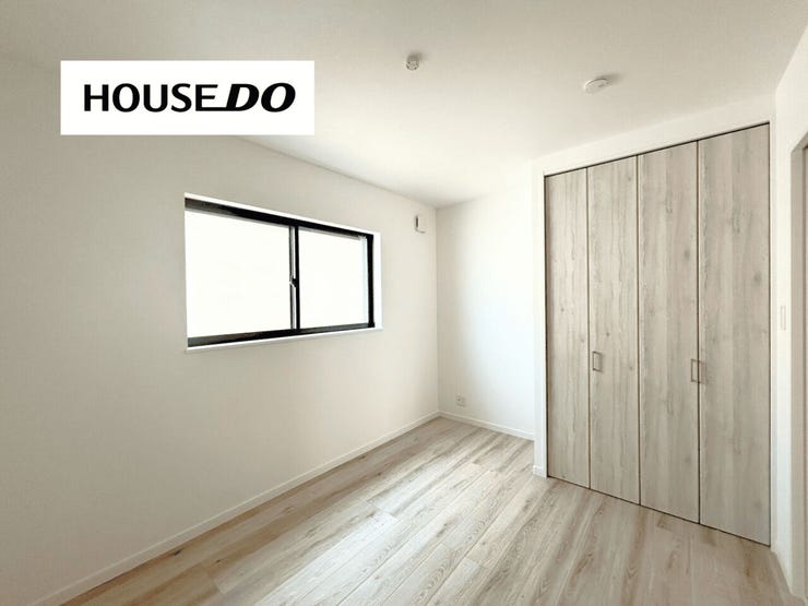 こちらの洋室にも大容量クローゼット付きです◎