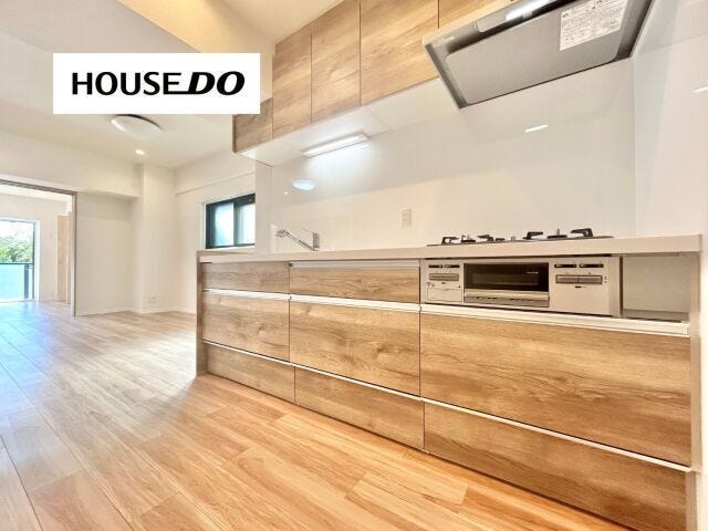 広々キッチンで、ご家族一緒に作業して頂けます♪収納も豊富◎