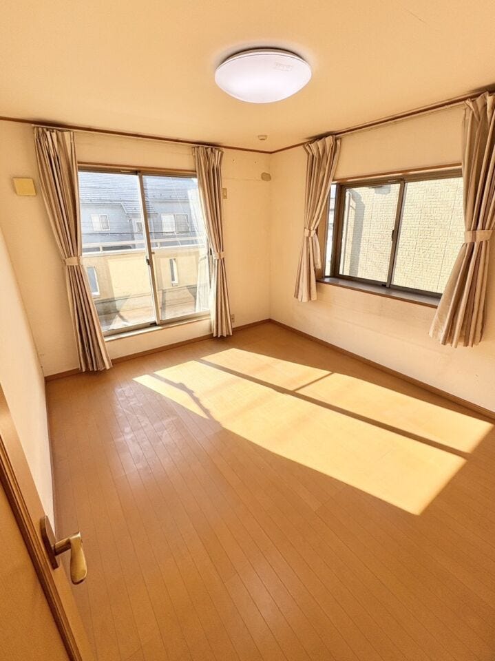 〈7.0帖〉バルコニーに面した明るい洋室が気分をリラックスさせます