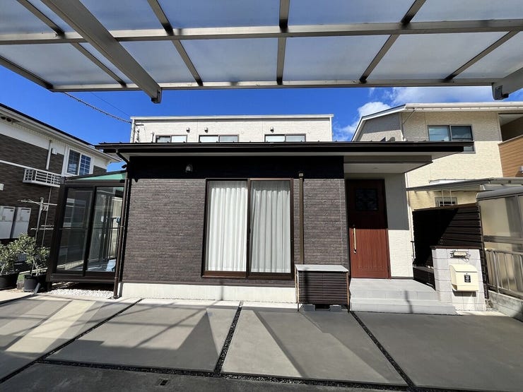 家の前面も空間があるので閉塞感は少ないです