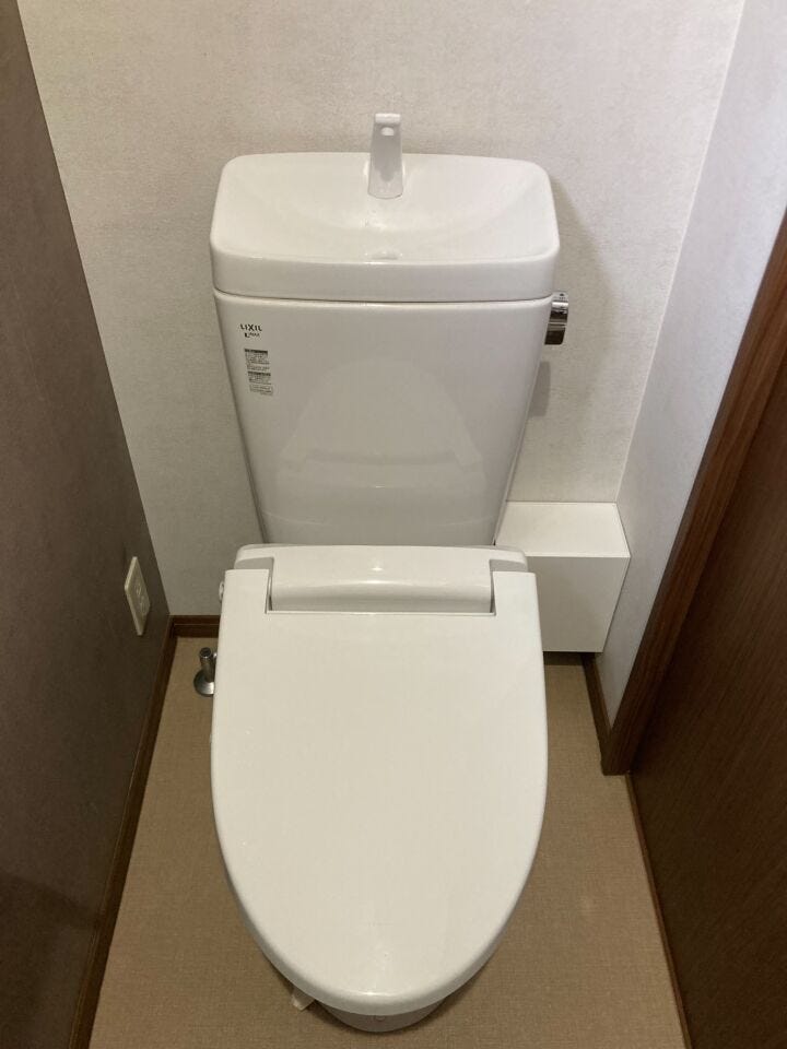 シンプルなトイレ