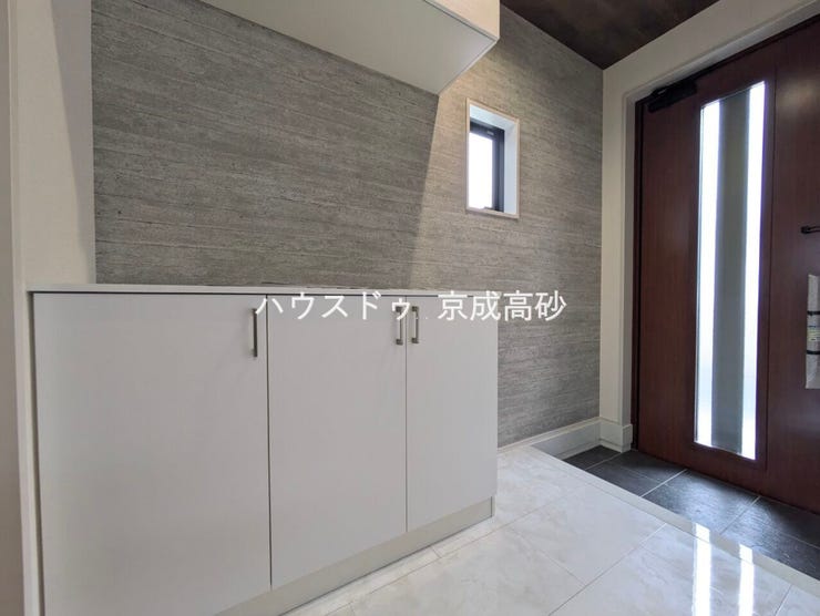 お家に出会う人々を出迎える玄関だからこそ、広々清潔感あふれる空間にしたいですね!