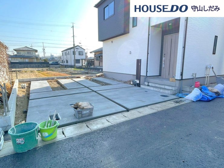 【前面道路】閑静な住宅街となっております。車通りも少ないので駐車も安心です。お子様のいるご家庭は安心して送り出せますね♪現地を実際に見ていただくことでしか分からない情報が沢山あります!