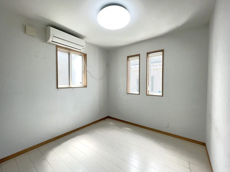 ◇約4.75帖の洋室