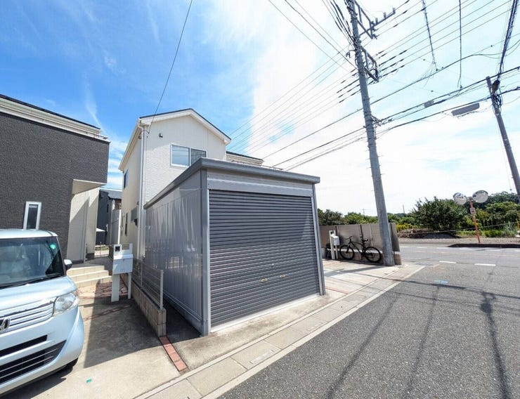 ◇片柳幼稚園まで徒歩約9分(約700m)
片柳小学校まで徒歩約3分(約210m)
片柳中学校まで徒歩約15分(約1200m)
→お子様のお迎えや登下校の際にも安心の距離