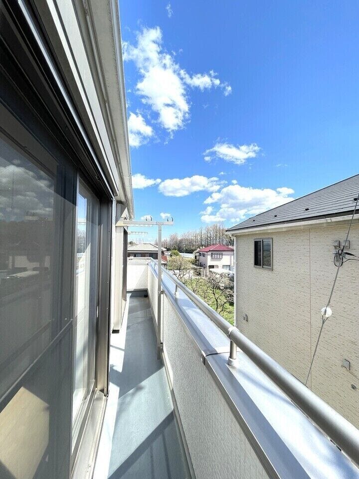 ◇南東向きバルコニーで陽当たり良好♪