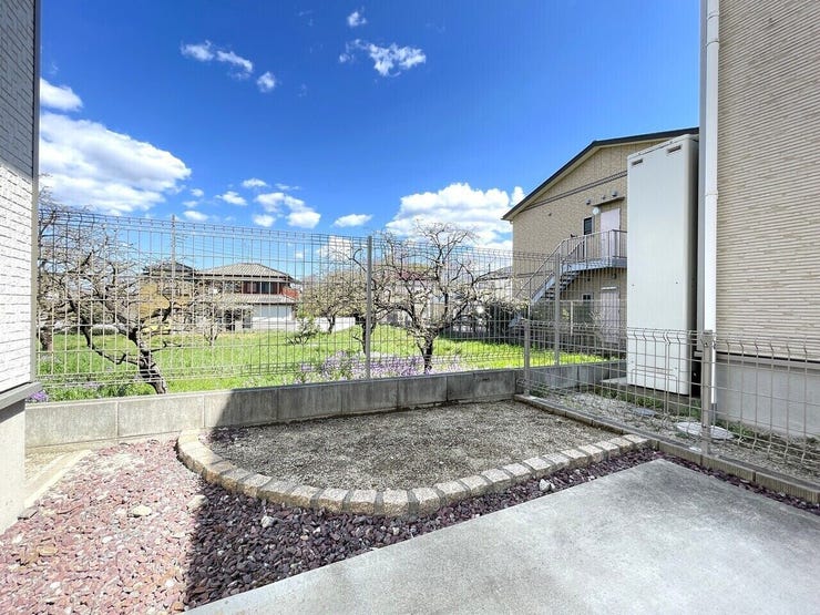 ◇季節に合わせた植物を植えたり、家庭菜園も楽しめそう♪