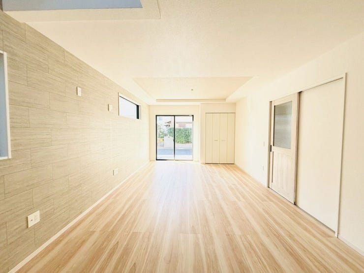 リビングは家具や通路を確保しても十分な広さがあり、空間に開放感と余裕を感じながら生活できます♪