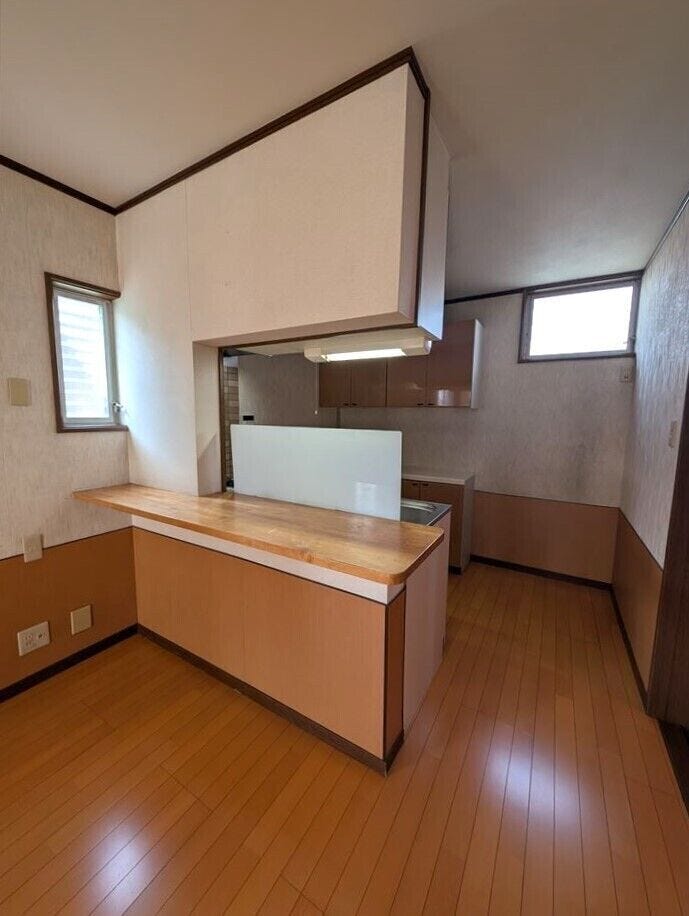 カウンターにはキッチン家電を置いたり、作業台として使ったりと重宝しそう。