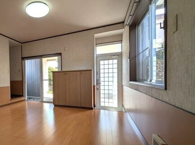 採光を考え抜いて造られた玄関は「行き」も「帰り」も優しく家族を送り出し出迎えます。