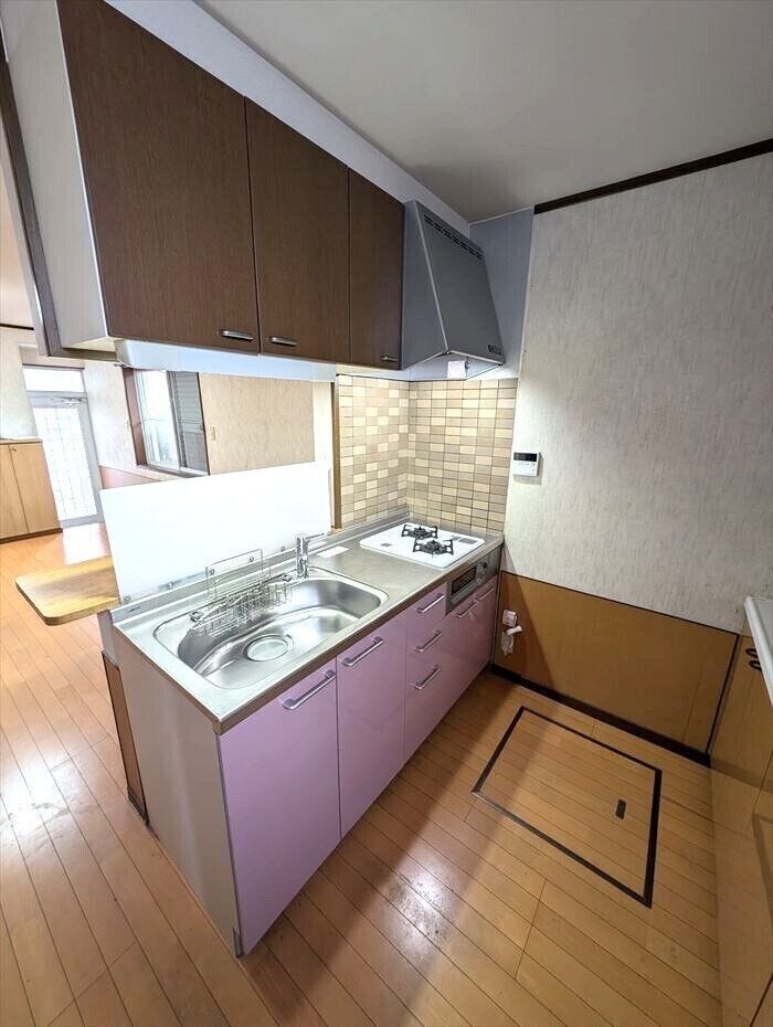 シンプルで使い易いシステムキッチンで愉しく作る料理は愛情のある美味しいご馳走に!