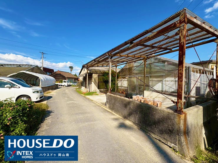 【車通りが少なく、小さなお子様にも安心の環境です】
落ち着いた雰囲気の前面道路!
車通りも多くないので、静かでゆったりとした暮らしが送れそうですね♪