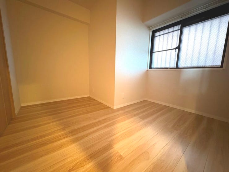 4.4帖の洋室。全室エアコンの設置が可能ですので、快適な暮らしに♪