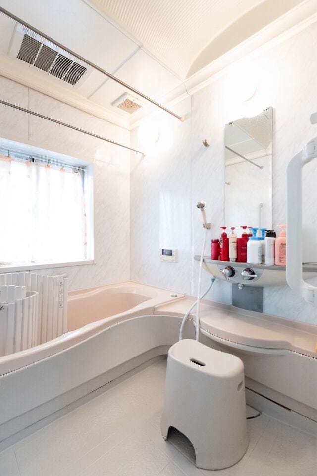 浴室には浴室乾燥機も付いております。