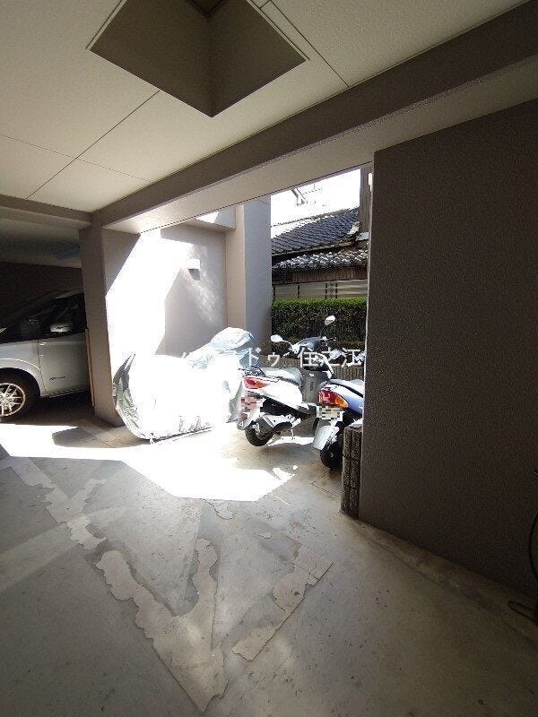 ★バイク置場。最新の空き状況の確認はお気軽にお申し付け下さい。