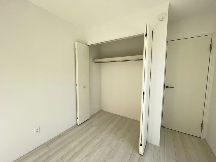 ◇クローゼット◇
全居室収納付き♪
お部屋がスッキリとお使いいただけます♪