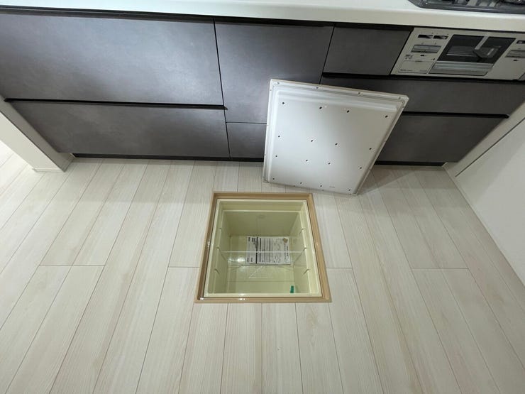 ○床下収納○
あまり使わないものの収納に是非!
キッチンがスッキリ片付きます♪