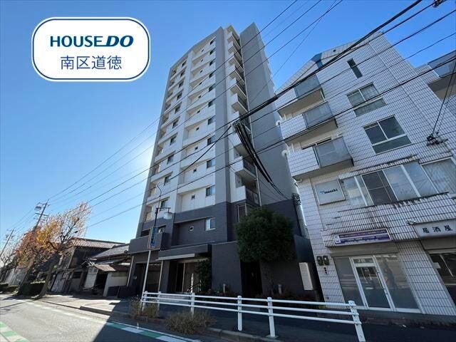 【外観】
12階建ての最上階角部屋にあたります。
地下鉄名城線/瑞穂運動場東駅 徒歩約4分、市営バス「弥富通三丁目」停 徒歩約3分とアクセス良好です。