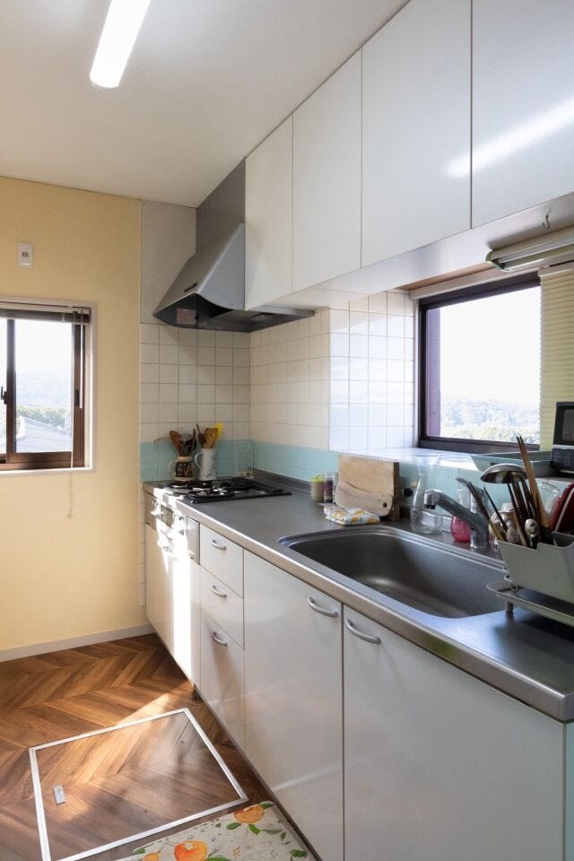 キッチンの窓から富士山が見えます。