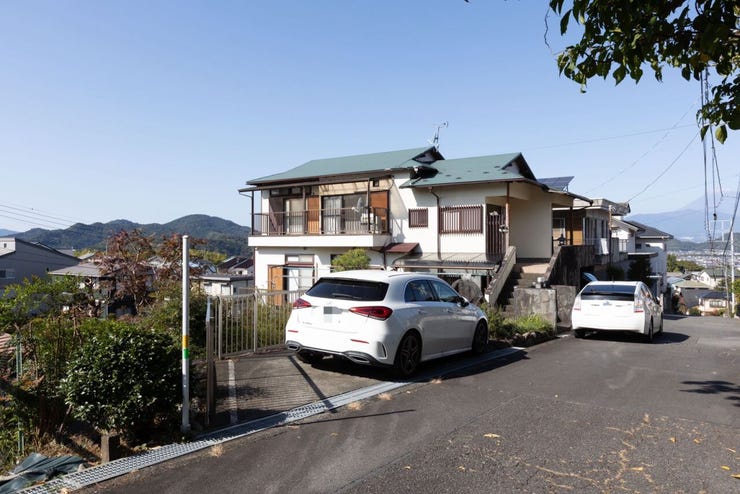 南側には建物が無い為、日当たり良好です。