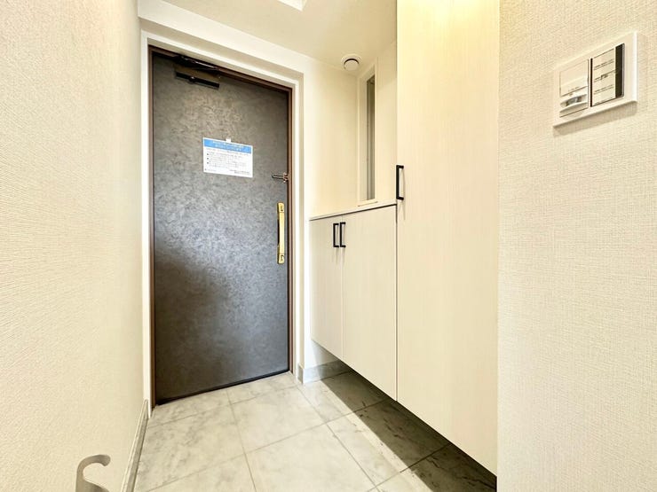 散らかりがちな玄関もシューズボックスでスッキリ♪