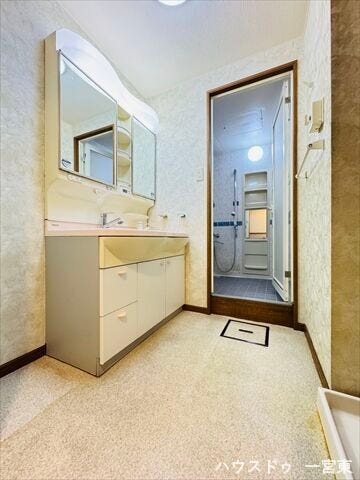 敷地内は常に綺麗に保たれた清潔感溢れるマンションです。