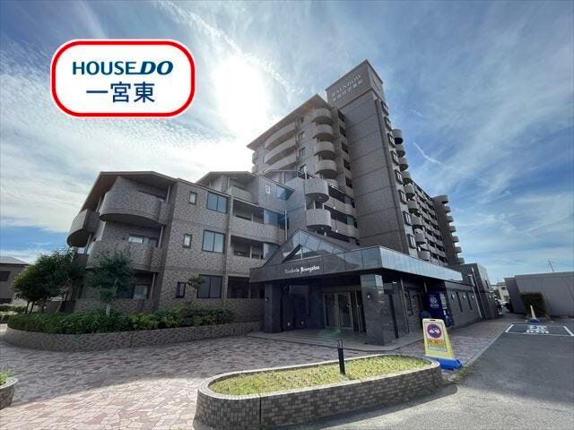 【外観】
1997年2月築RC構造10階建マンション。名鉄尾西線玉ノ井駅まで徒歩14分。木曽川西小学校・木曽川中学校 エリア。スーパーやコンビニなど生活便利な施設も周辺に揃っています。