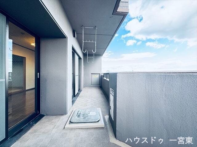 駐輪場は屋根付きになっています。保管時の雨除けになりますね。