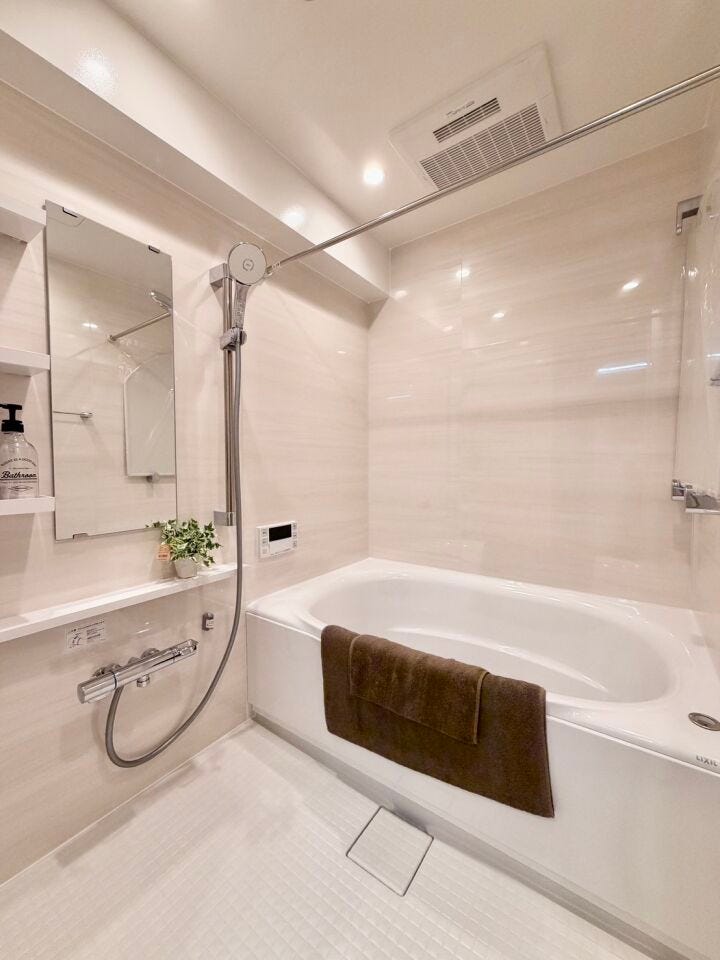 明るい色調のユニットバスで日ごろの疲れを癒しましょう♪