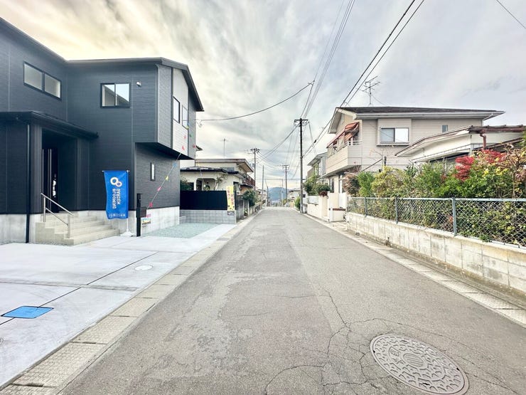 駐車スペース3台分(車種次第)前面道路は道幅も広く駐車も楽ちん♪