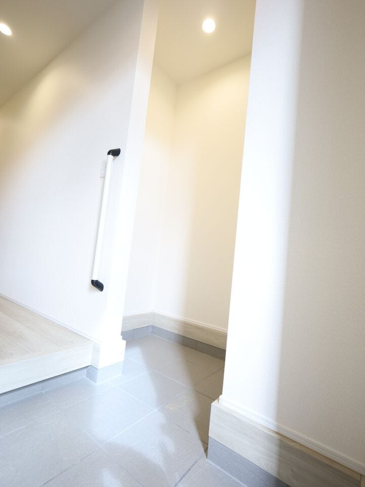 SICもあり、ベビーカーやアウトドア用品も簡単に収納可能♪