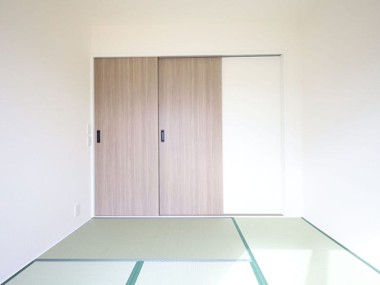 和室のお部屋は小さなお子様のお世話にも大活躍!ご家族でゆったりのんびりできる空間としても◎