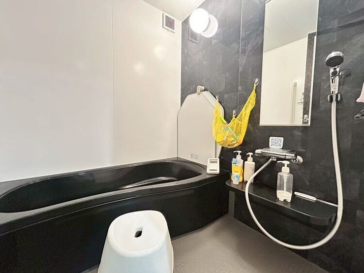 シックな作りの浴室です♪