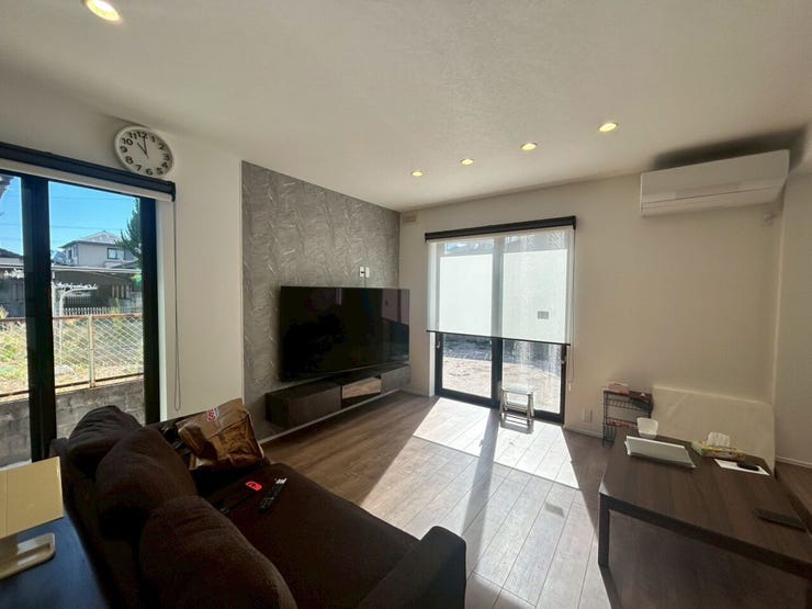 デザイン性のあるアクセントクロスがお洒落!洗練された空間を演出します。