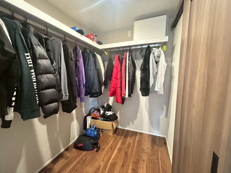 たっぷり収納できるウォークインクローゼット!お洋服が多い方も安心です。