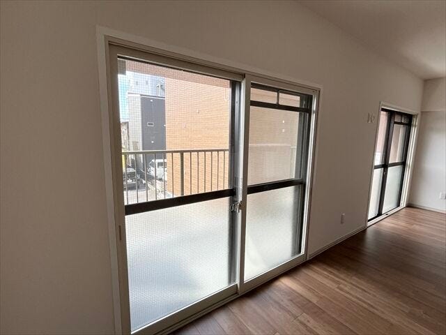 全居室の窓は、二重窓となっています。断熱性・結露対策・防音効果・省エネ対策につながります◎