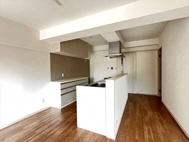 2WAYキッチンです♪ご夫婦二人でお料理しても移動がしやすく、配膳や片付けの際もスムーズに◎
(2025年5月8日撮影)