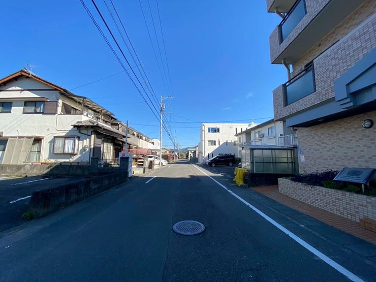 交通量少ない道路
道幅も広く、ゆとりを持って走行できます♪