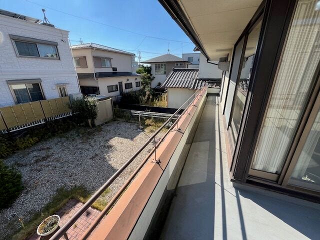 建物2階バルコニーからの庭眺望。
2階建ての建物を建築した際の参考眺望です♪