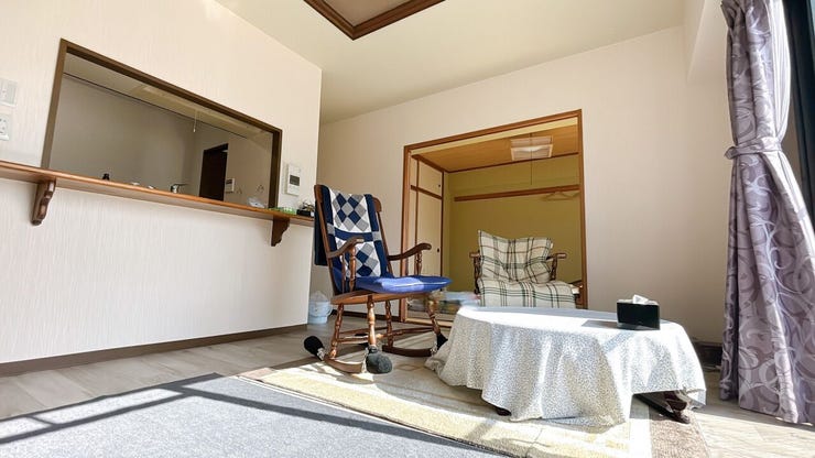 優しい色合いの室内です。
統一感があり、空間がより広く感じられます。