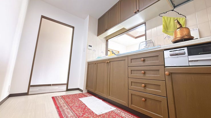 カウンターキッチンなので、お料理をしながらリビングを見渡すことができます◎