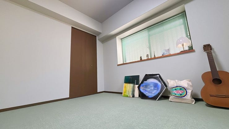 日当り良好の洋室!
明るい空間となっております。